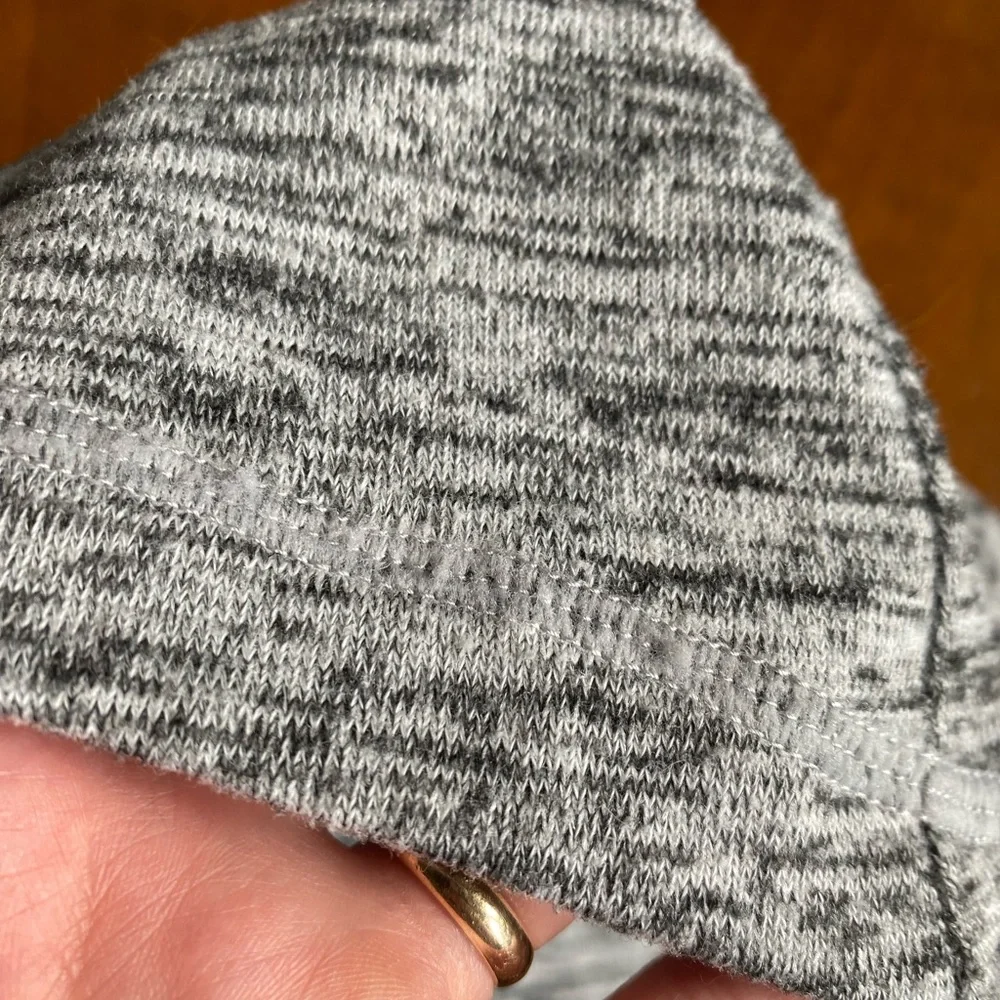 ATHLETA No Sweatin' It Sharkbite Top in Gray Heather (Size:XS)
